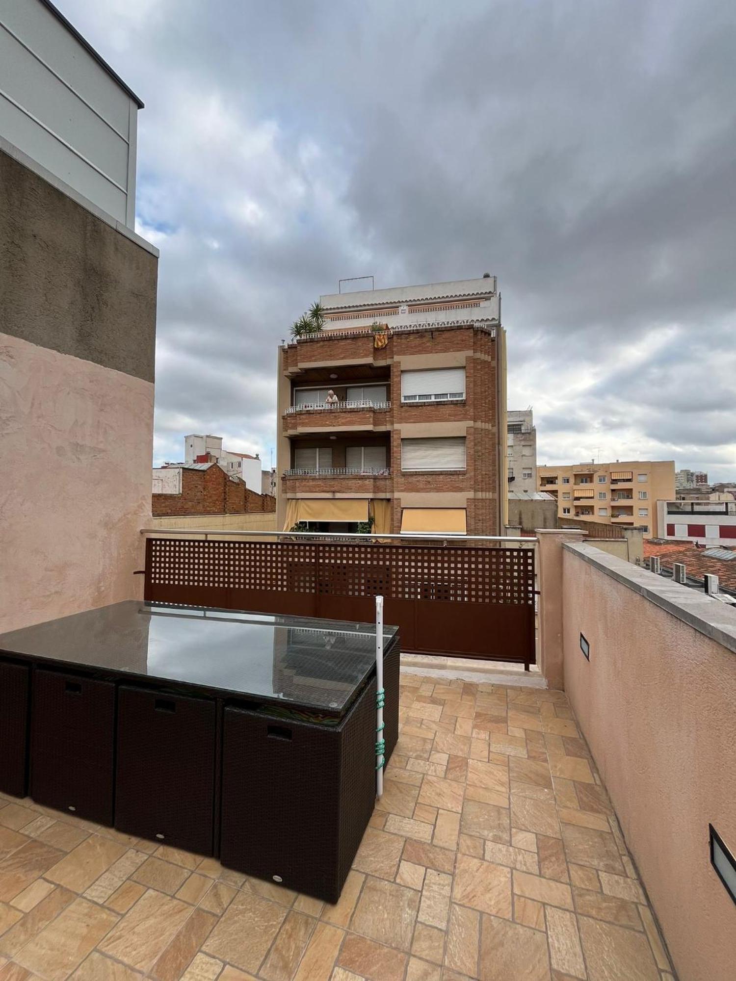 Casa Centrica En Reusヴィラ エクステリア 写真